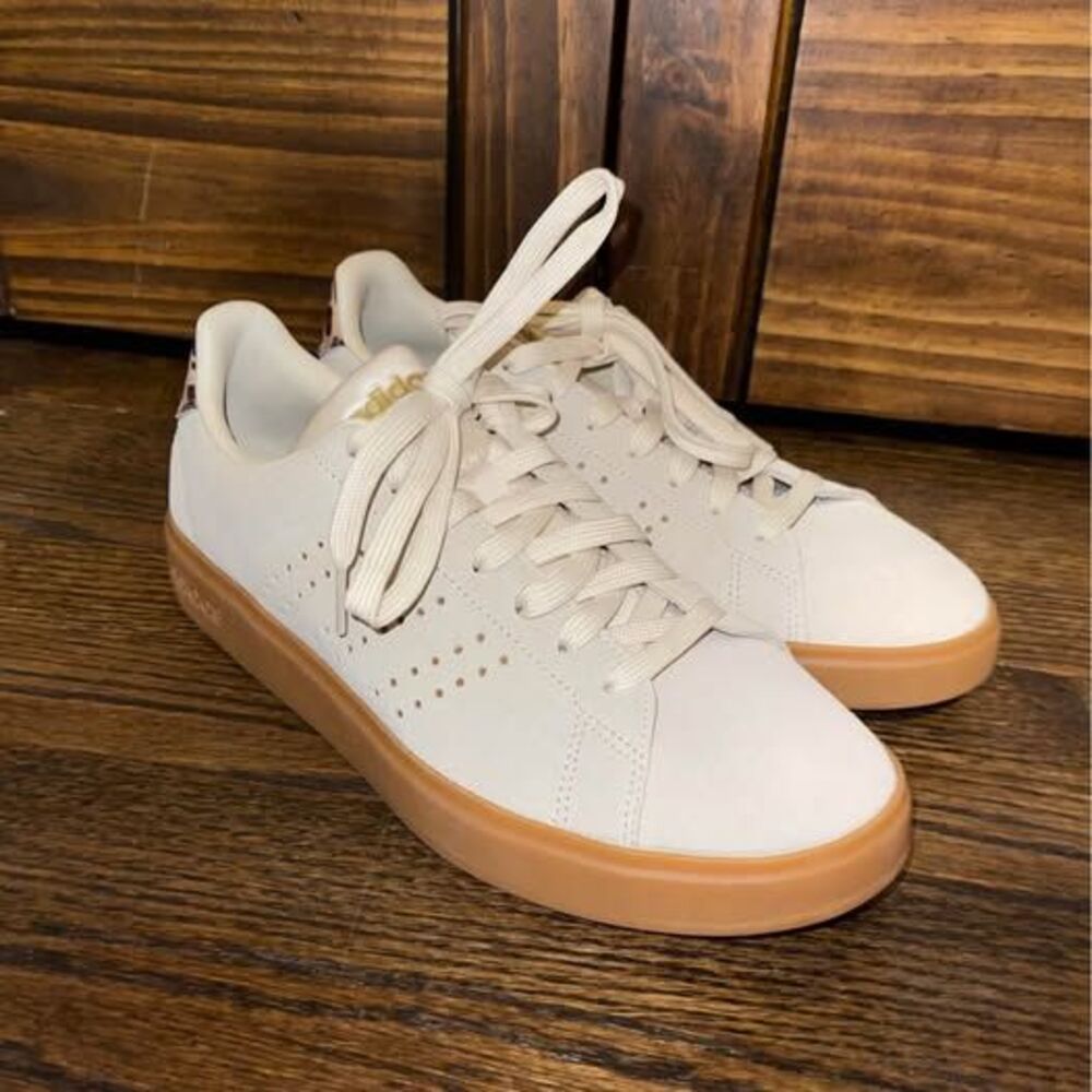 Women’s 9 1/2 adidas Shoes Beige Cheetah Print Casual
